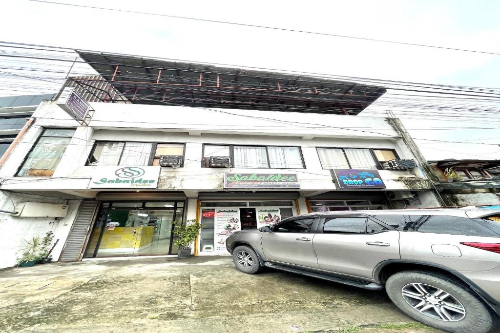 OYO 910 Sabaidee Suites photo 4
