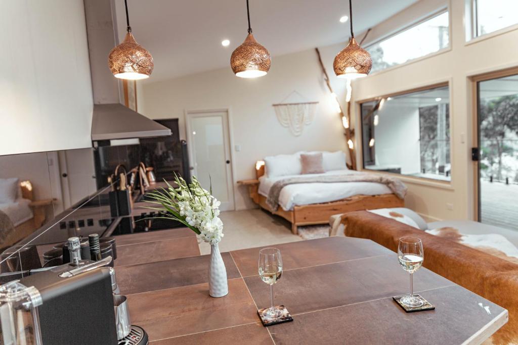 Bruny Island Oceanfront Luxe Cabin with Spa