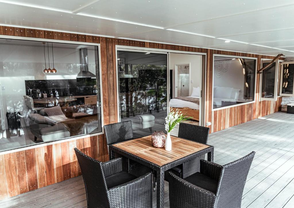 Bruny Island Oceanfront Luxe Cabin with Spa photo 4