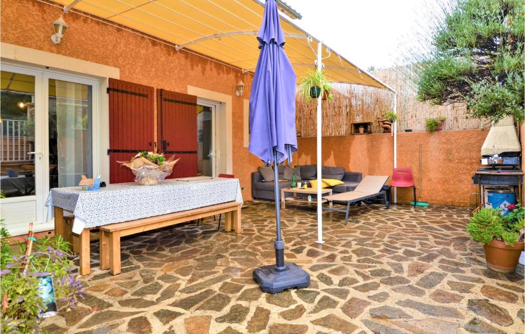 Amazing Home In St-quentin-la-poterie With Outdoor Swimming Pool, 3 Bedrooms And Wifi photo 2
