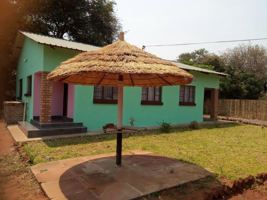 A Nice Homely 2- Bedroom House photo 3