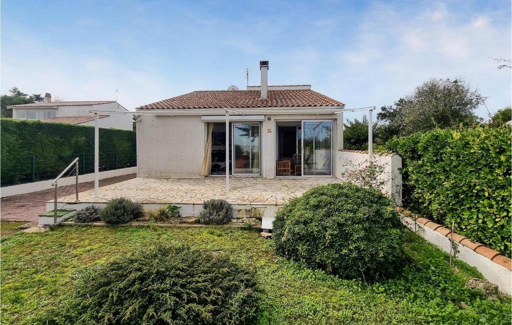 Nice Home In Saint-denis-dolron With Outdoor Swimming Pool, Private Swimming Pool And 3 Bedrooms