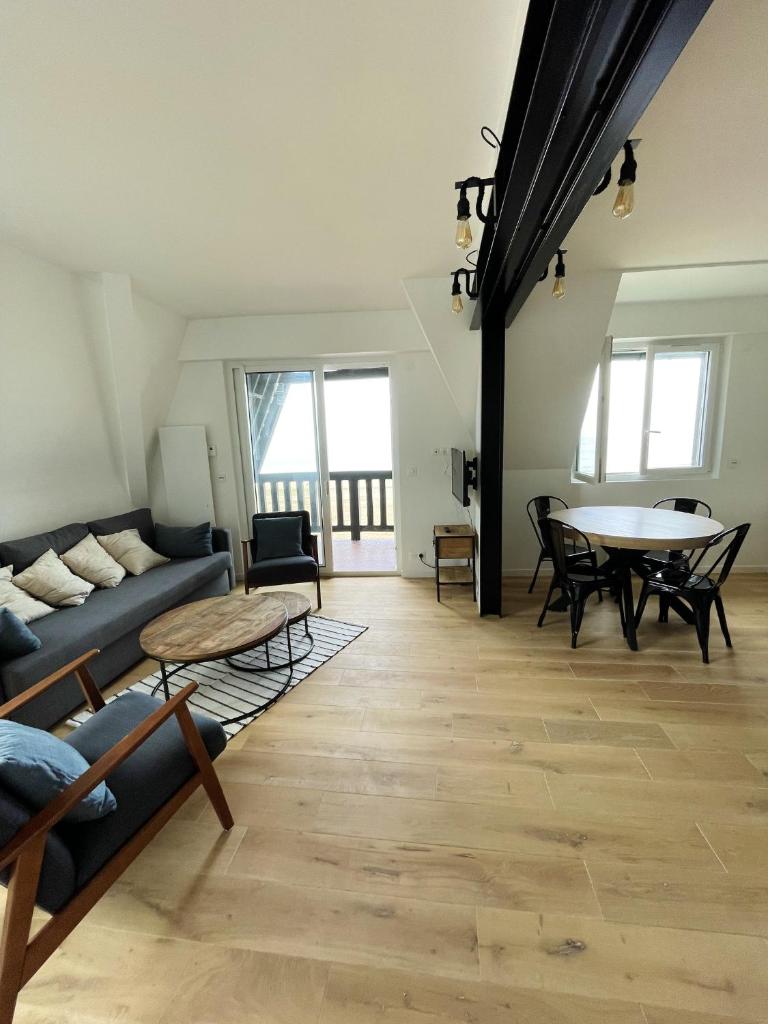 Appartement de 3 chambres a Benerville sur Mer a 10 m de la plage avec vue sur la mer balcon et wifi photo 2