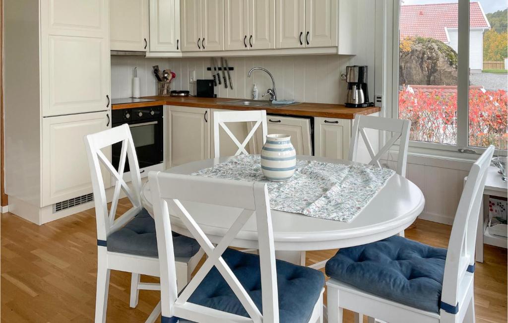 Stunning Home In Tvedestrand With 3 Bedrooms And Wifi photo 4