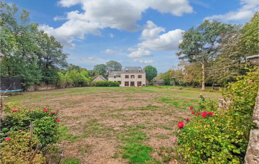 Beautiful Home In Guerande With Wifi And 8 Bedrooms photo 1