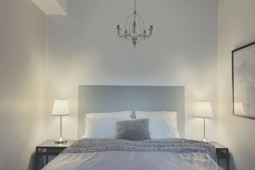 Modern apartment with free parking & Netflix. photo 1