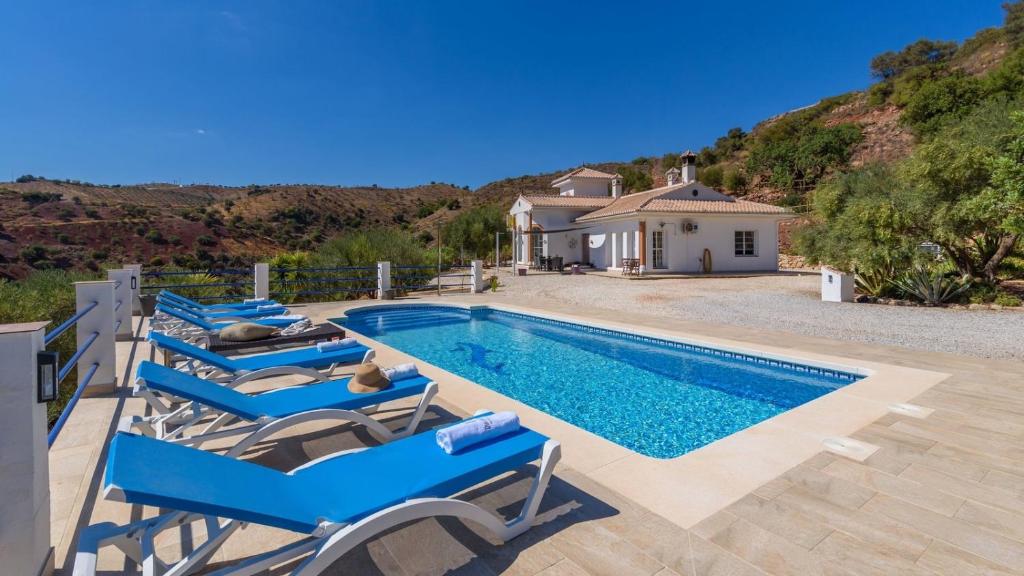 Villa Meretseger Almogía by Ruralidays