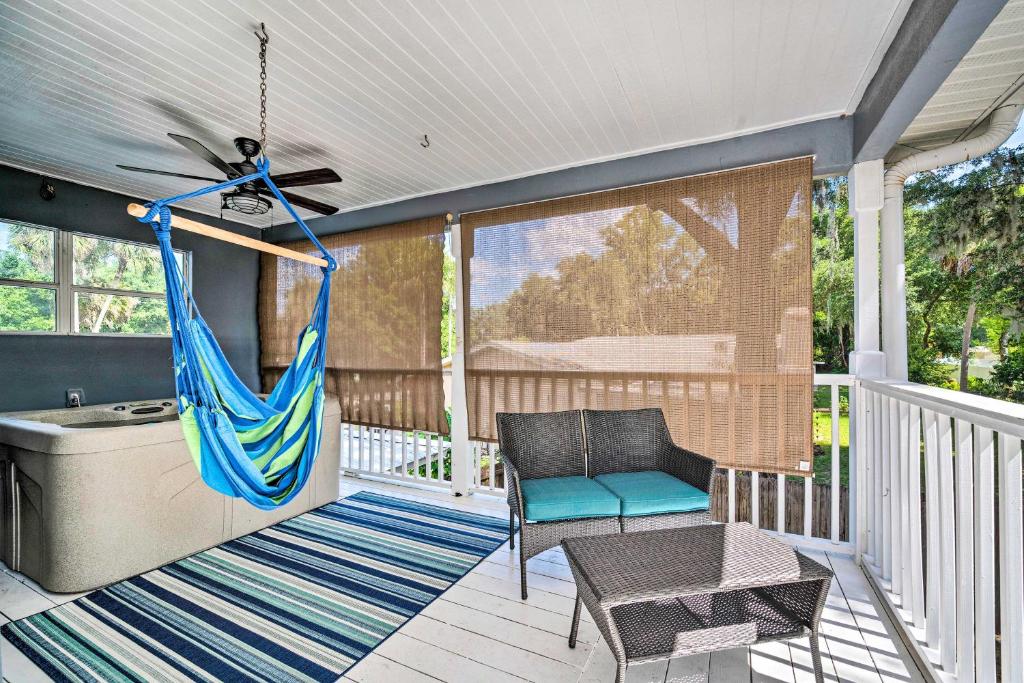 Crystal River Getaway with Hot Tub and Game Room! photo 3