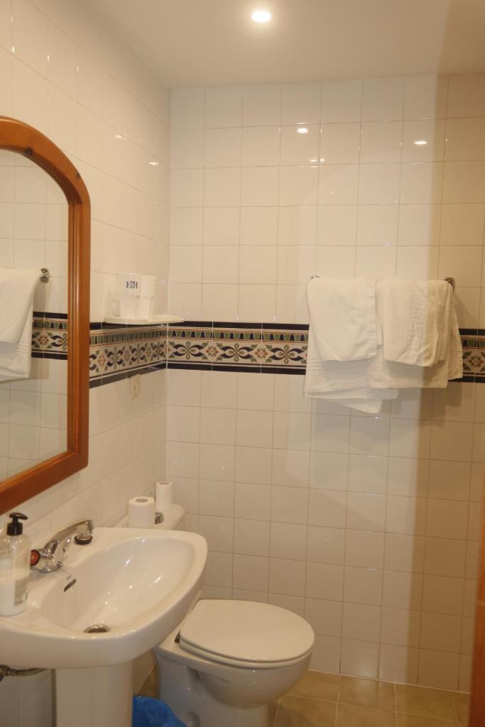 HOSTAL MONCADA photo 2