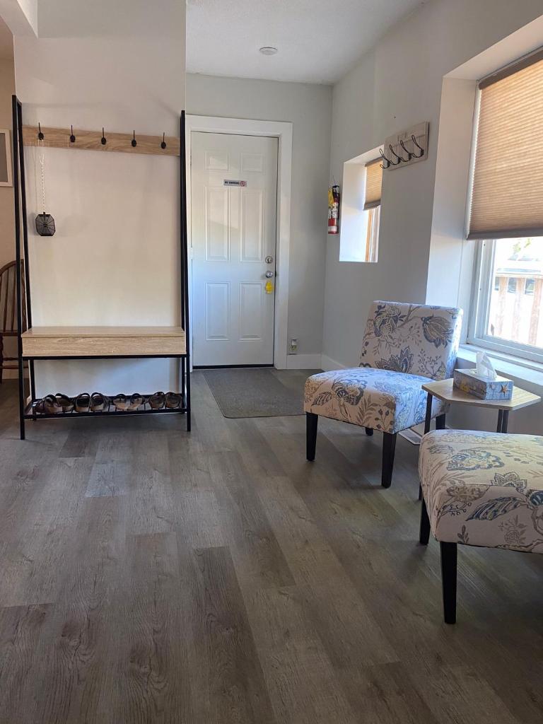 Sleeps 8! Just a 2 minute walk to Beach 1 photo 2