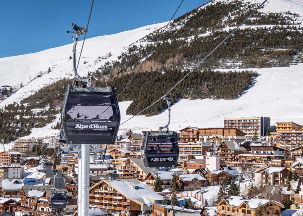 Le Val d'Huez, Vue sur le Village et le Domaine photo 3