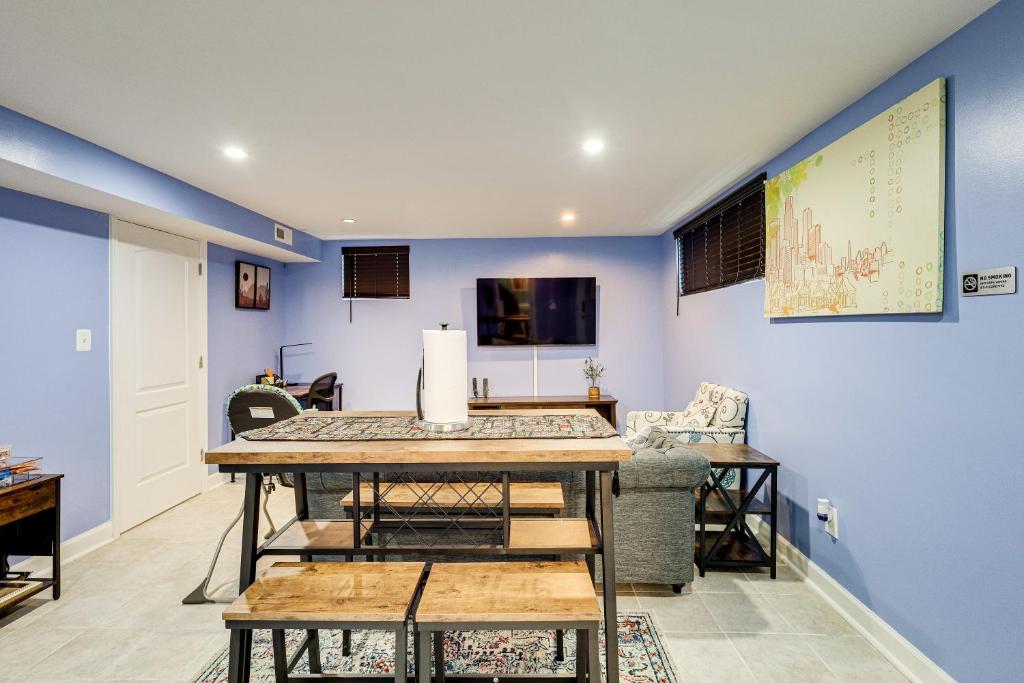 Lovely 2 Bedroom, 2 Bath Unit in West Alexandria. photo 2
