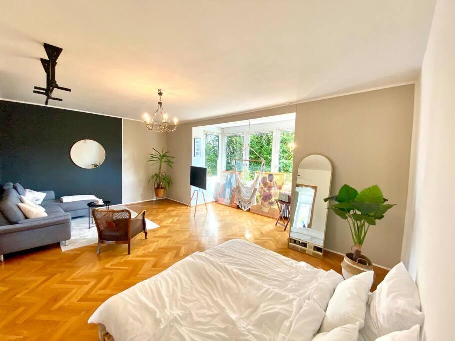 Wunderschöne Altbauwohnung mit Balkon - 102 qm photo 1