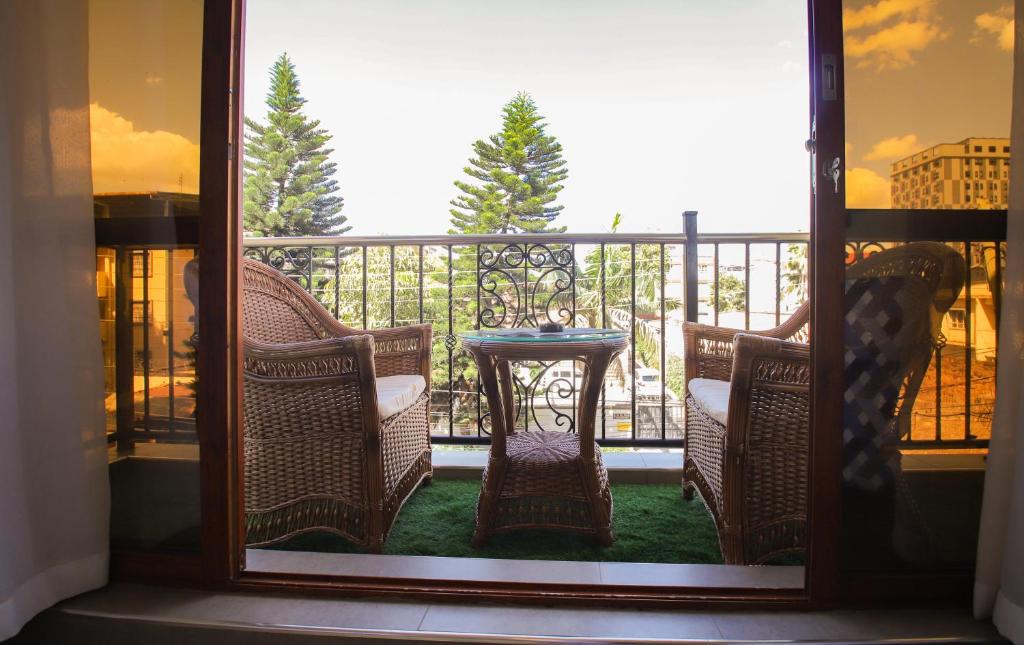 Lantern Serviced Apartments - Tap to explore photos