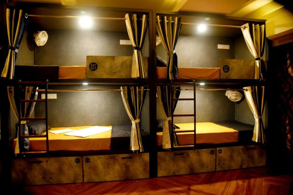 CHARYANA HOTEL AC DORMITORY photo 3