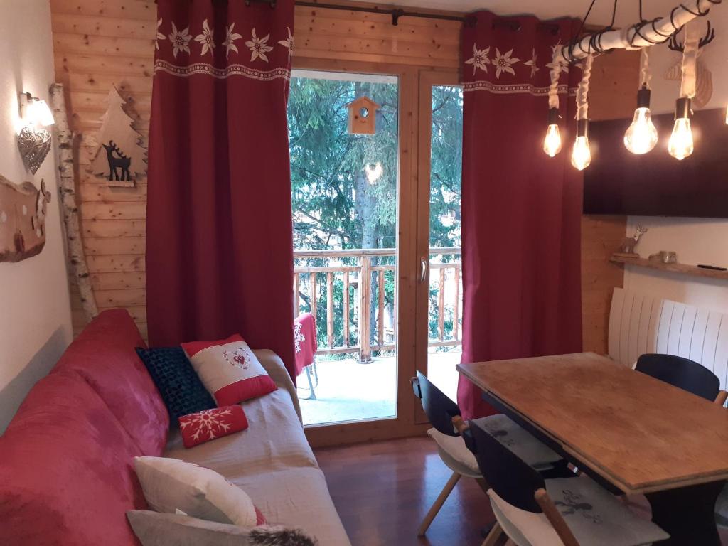 VALFREJUS - Appartement "L'Erable" Les Chalets de Florence 2 - Chaleureux et fonctionnel - plein centre à côté des télécabines - 4 à 7 pers photo 2