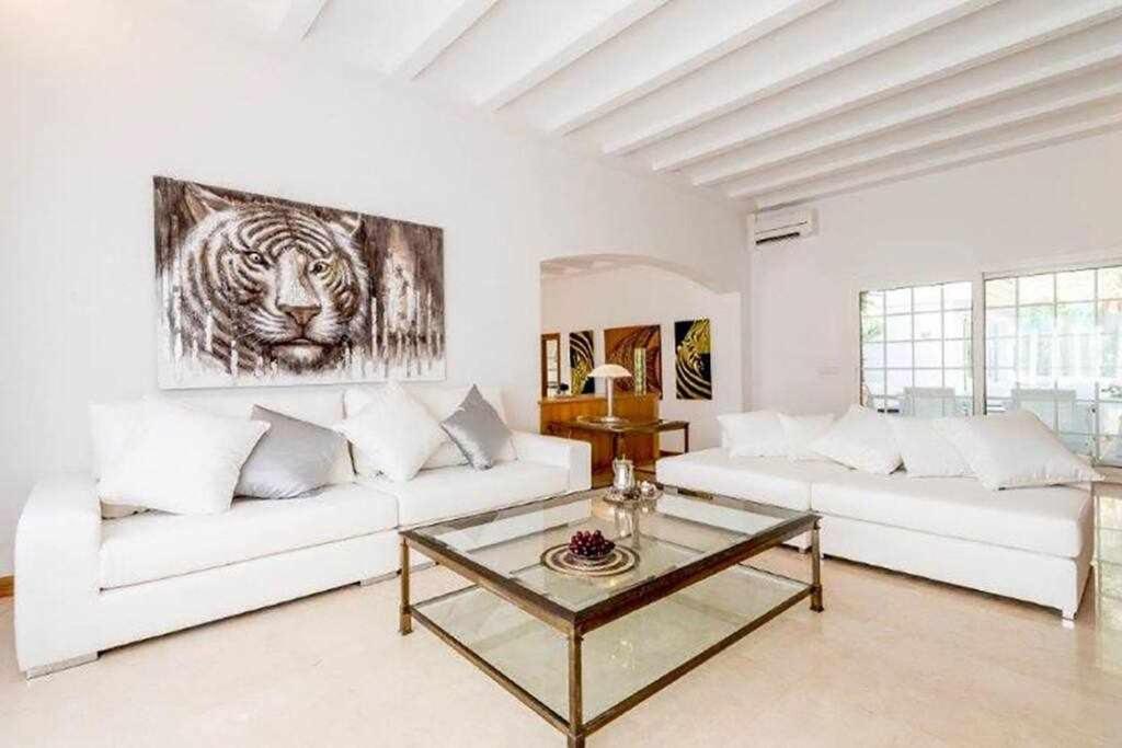 Gorgeous Villa near Ibiza centre - Tap to explore photos