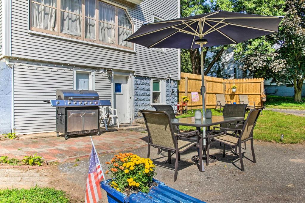 Cozy Agawam Studio with Yard 2 Miles to Six Flags! photo 1