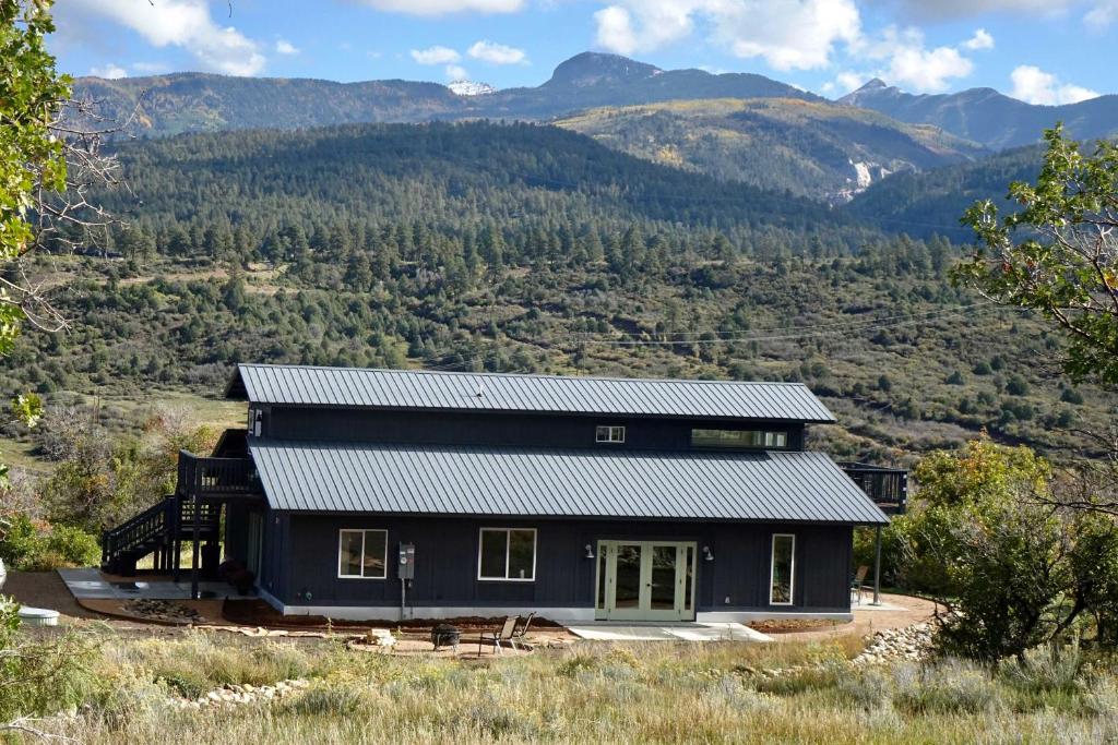 Studio with Mountain Views, Less Than 30 Min to Durango! photo 3