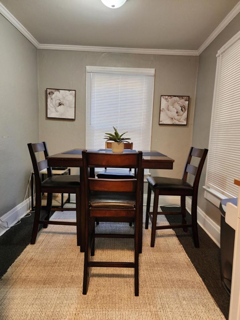 TWO BEDROOM HOME IN BEAUTIFUL DOWNTOWN LAKELAND photo 2