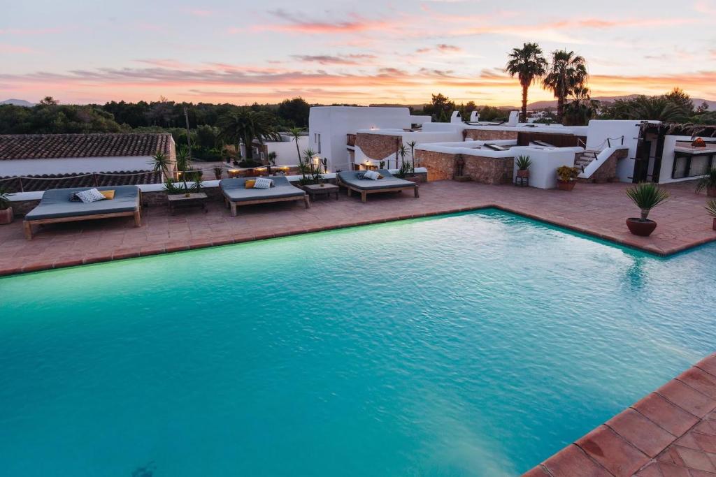 Elegant Restored Luxury 600 year old Farmhouse Las Chumberas 6 Bedrooms Stunning Views Santa Gertrudis photo 3