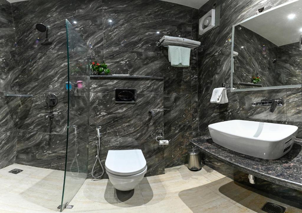 Hotel Avalon Palms Agra photo 2