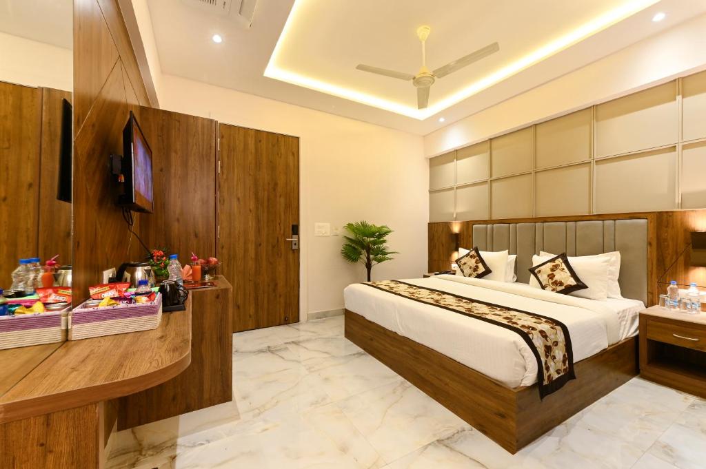Hotel Avalon Palms Agra photo 4
