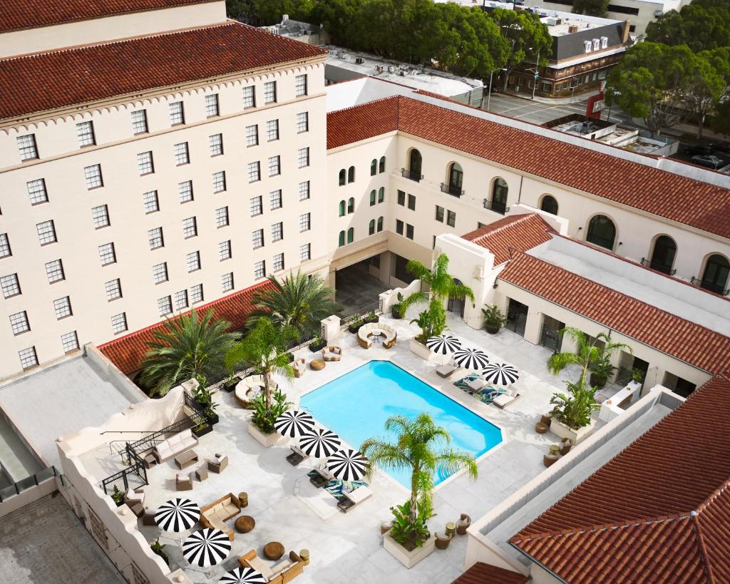 Pasadena Hotel & Pool photo 2