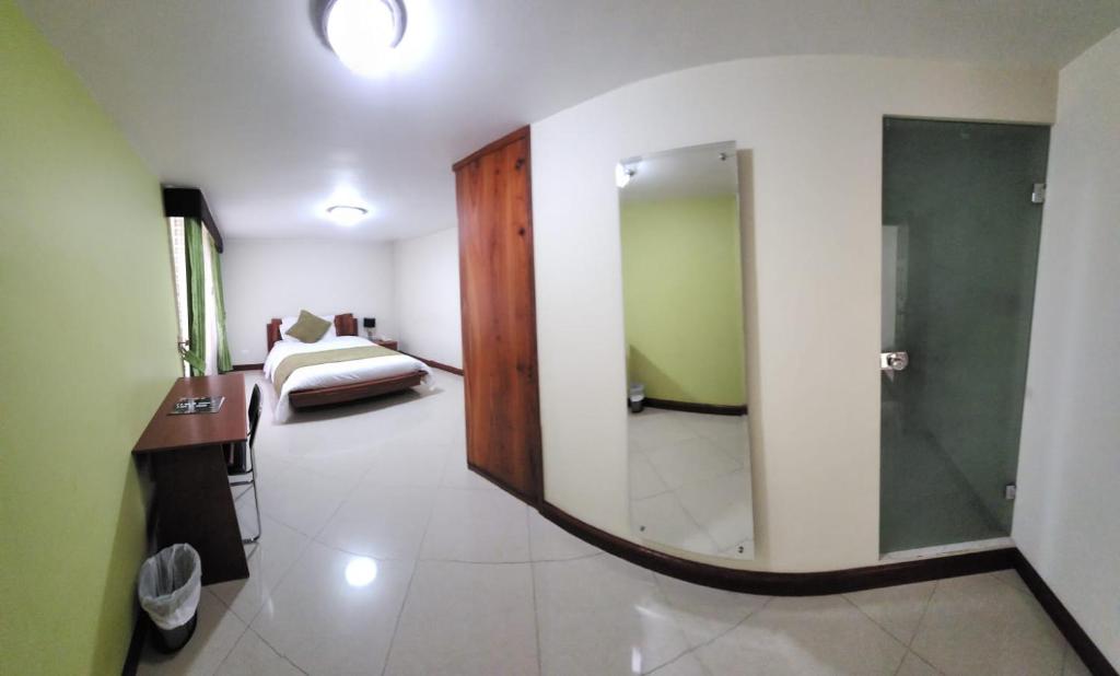 Apartahotel Vincent Suites photo 4