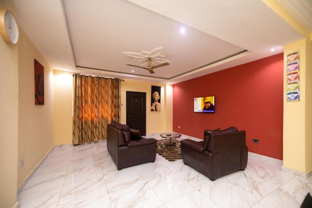 Stunning 2-Bedroom Furnished Apartment in Accra photo 2