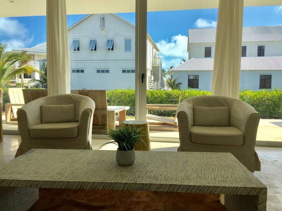 Casa Moderna Fresca and The PoolClub at Mahogany Bay! photo 4