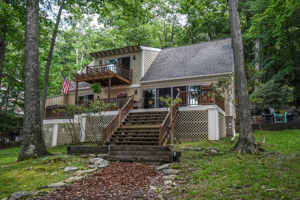 Bearfoot Lodge image