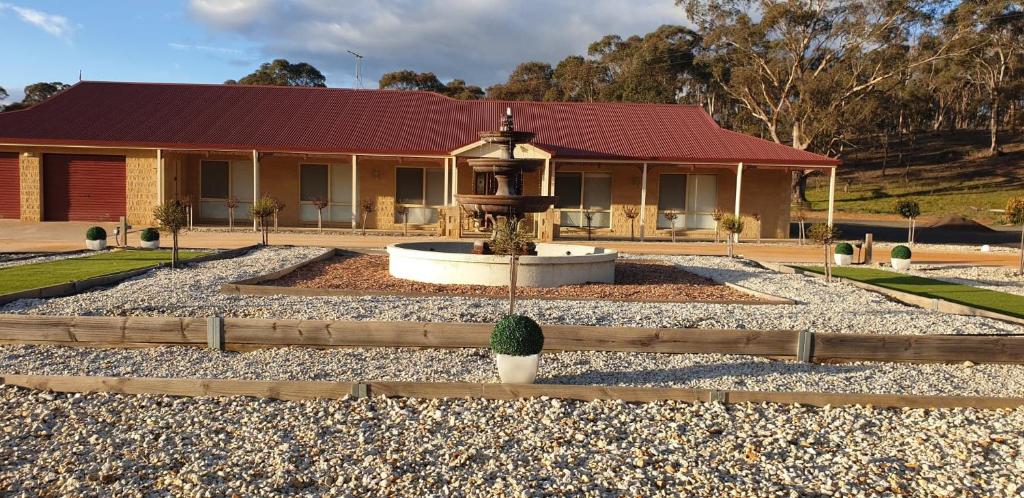 Alma Retreat, King bed, Family, Pet Friendly photo 1