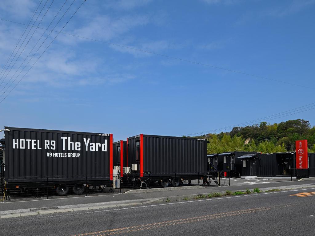 HOTEL R9 The Yard Shikokuchuo photo 2