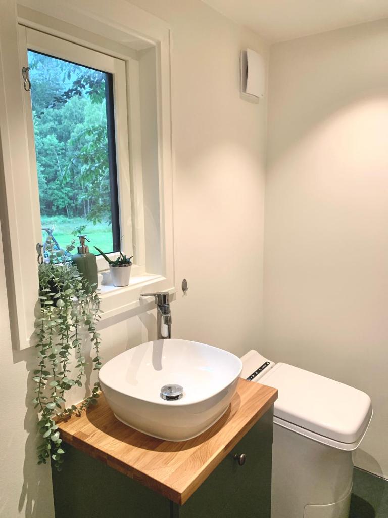 Tiny house - idyllic accommodation - Tap to explore photos