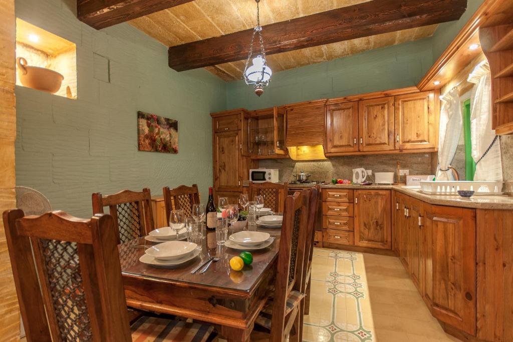Gozitan Farmhouse with Pool - PP 3 photo 2