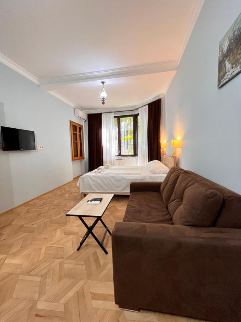 Vera City Center Apartment - Tap to explore photos