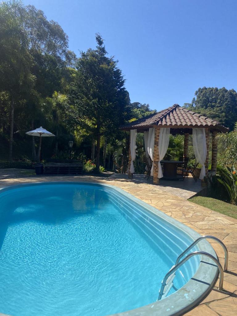 Sítio dos Coqueiros, em meio a natureza com piscina photo 1