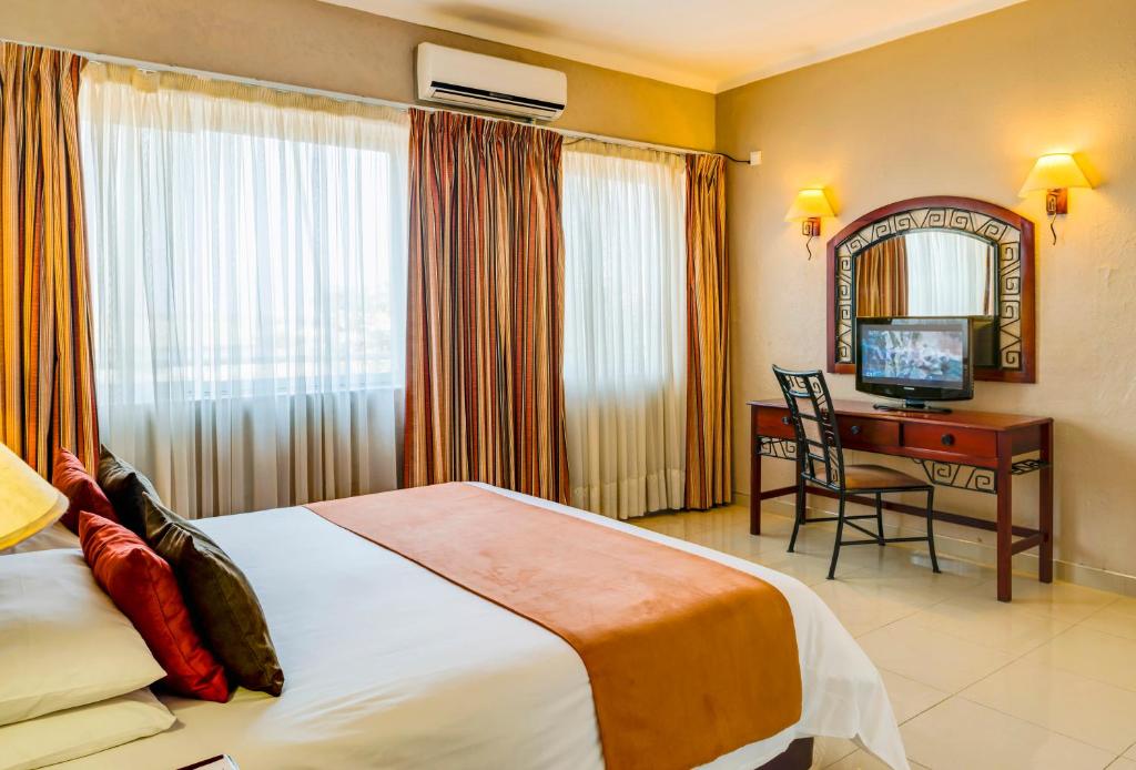 Bulawayo Rainbow Hotel - Tap to explore photos