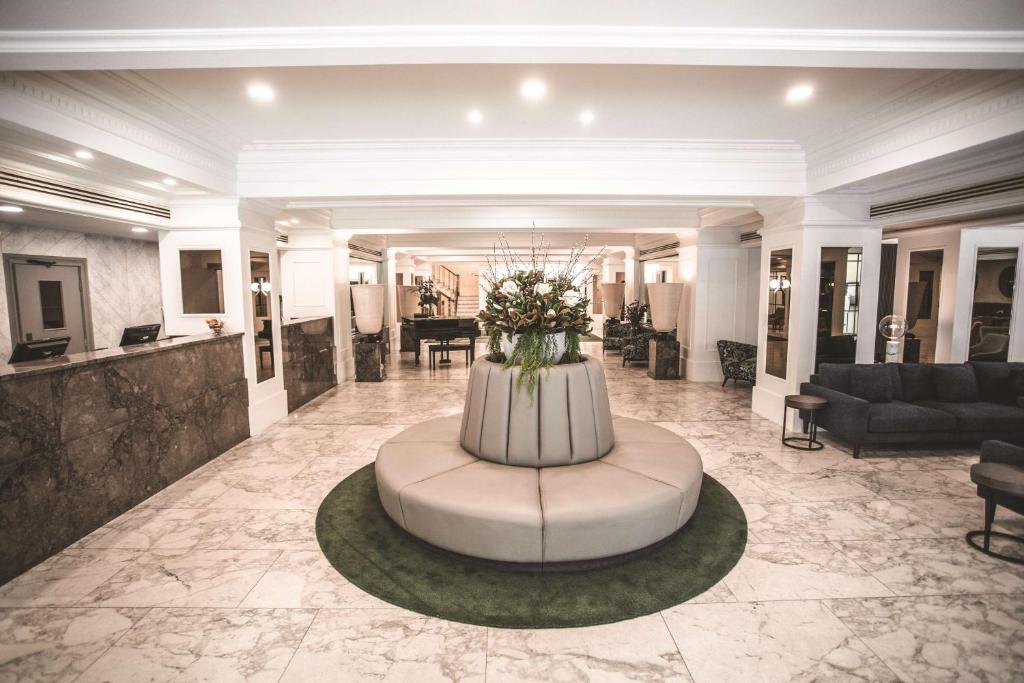 The Savoy Hotel on Little Collins Melbourne photo 2
