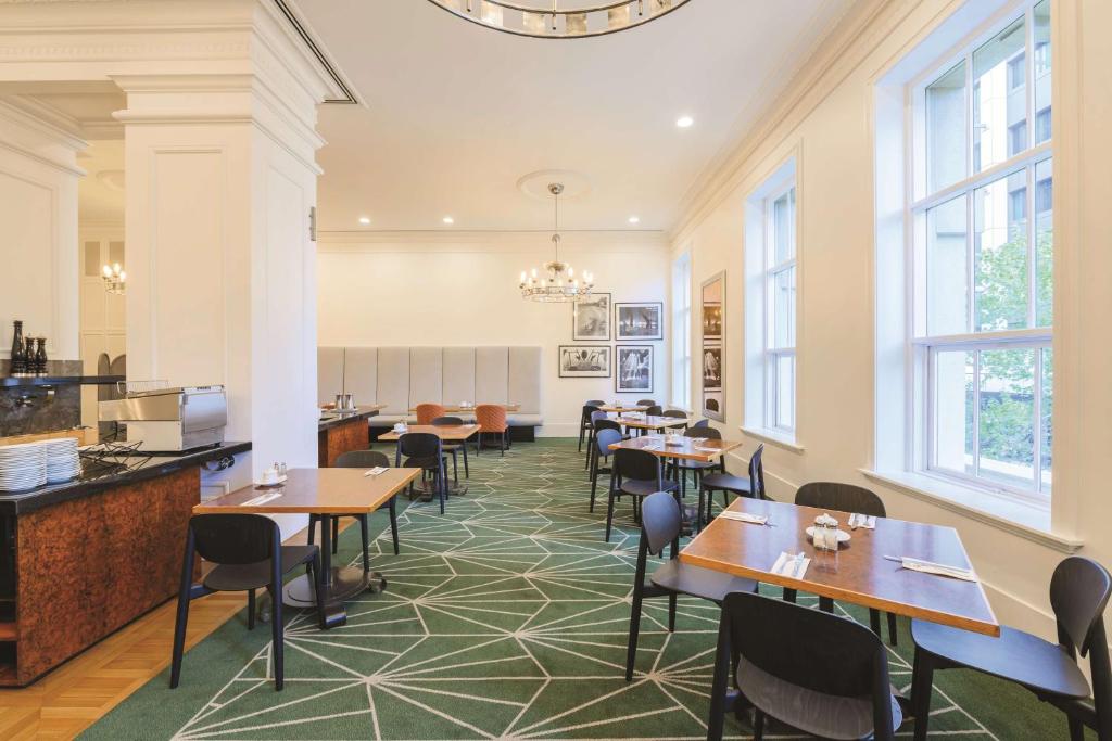 The Savoy Hotel on Little Collins Melbourne photo 3