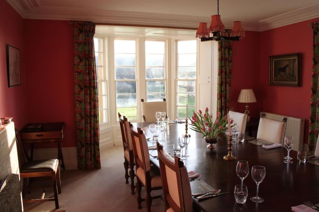 St Marys Farmhouse - Traditional Country Farmhouse with Open Fire photo 3
