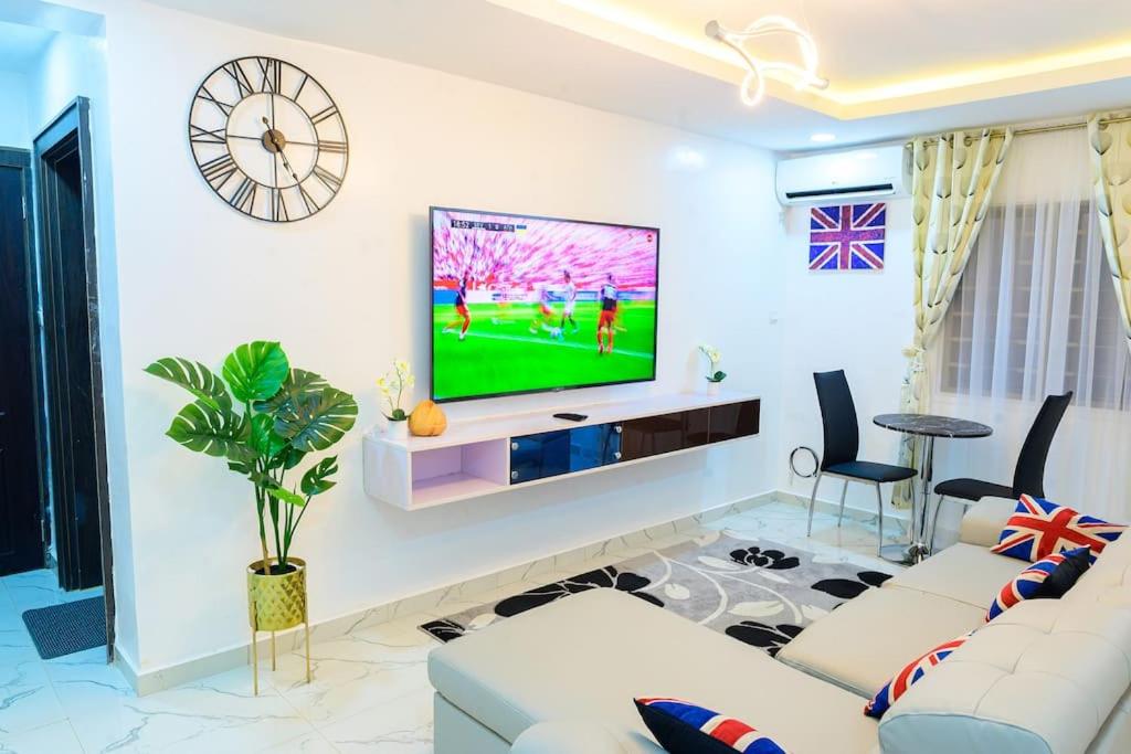 Cc & Cg Homes Cozy 2 Beds Apart-24Hrs Power WIFI Security