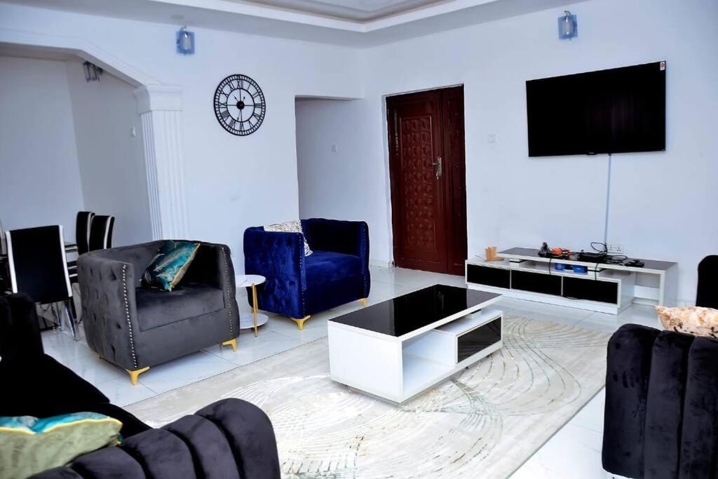Frankie’s Place: A spacious 4-bedroom home photo 4