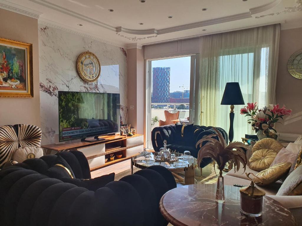 Top Luxury Tirana photo 1