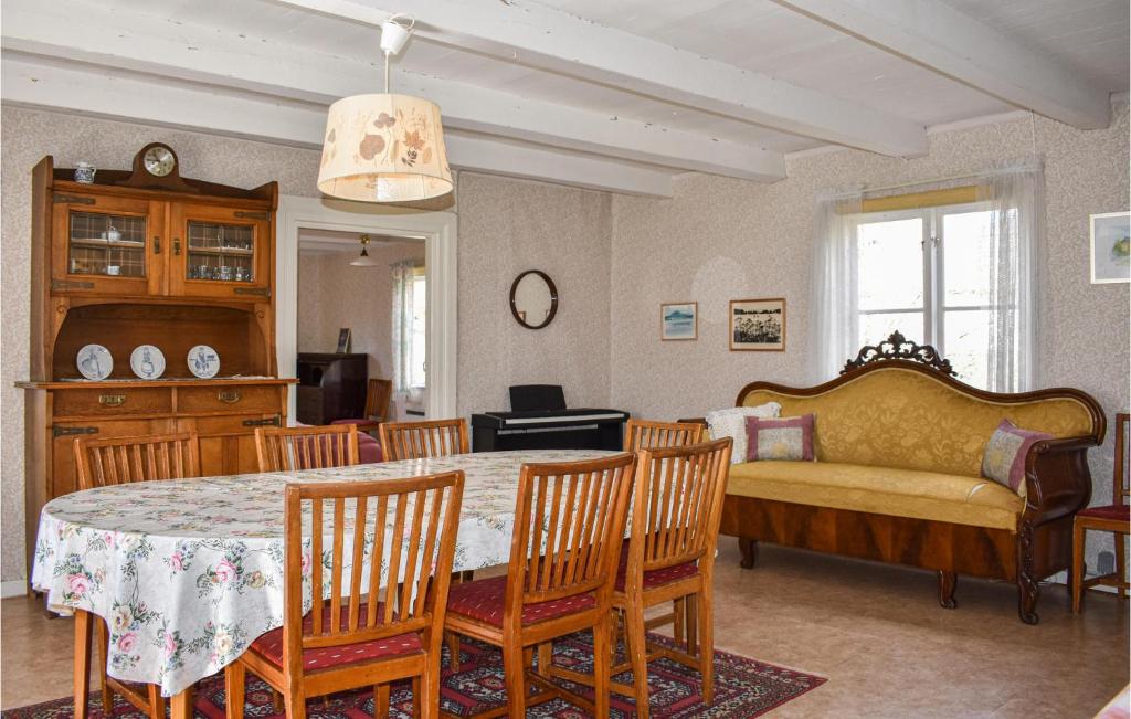 Nice Home In Ronneby With 3 Bedrooms And Wifi photo 1