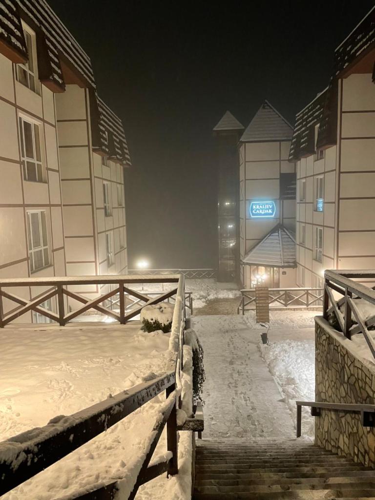 Apartman 33 Kraljevi Čardaci