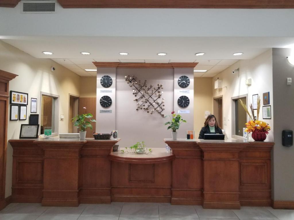 Merit Hotel & Suites