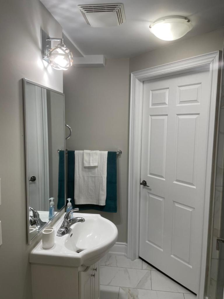 Stunning & cozy freshly renovated 2 bedroom basement unit