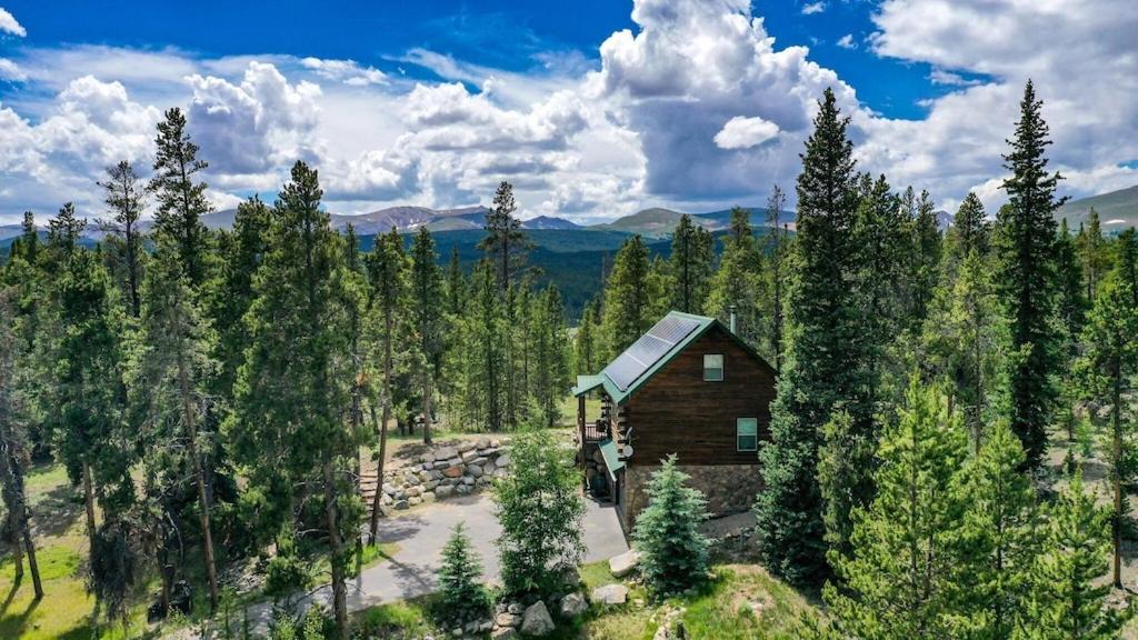Secluded Log Cabin with Views & Hot Tub, Foosball, Wood Stove - Heavenly Homestead